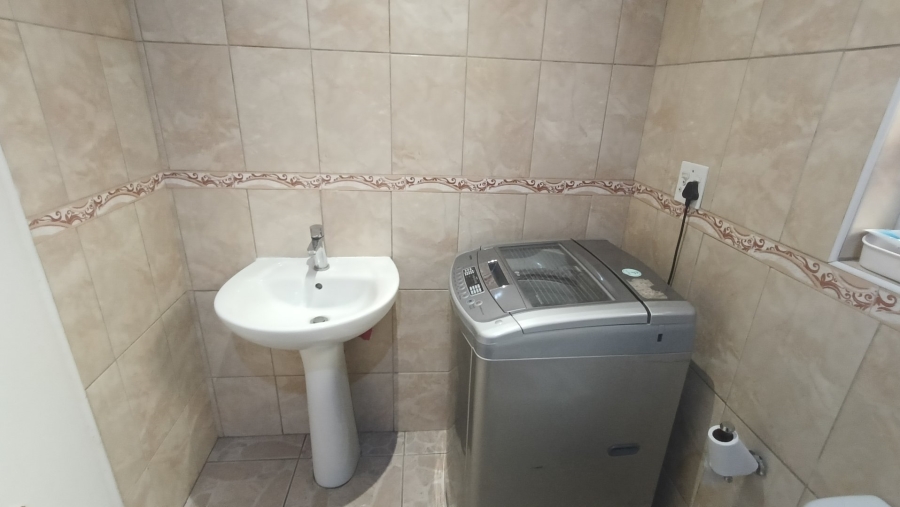 4 Bedroom Property for Sale in Sunset Glen Western Cape